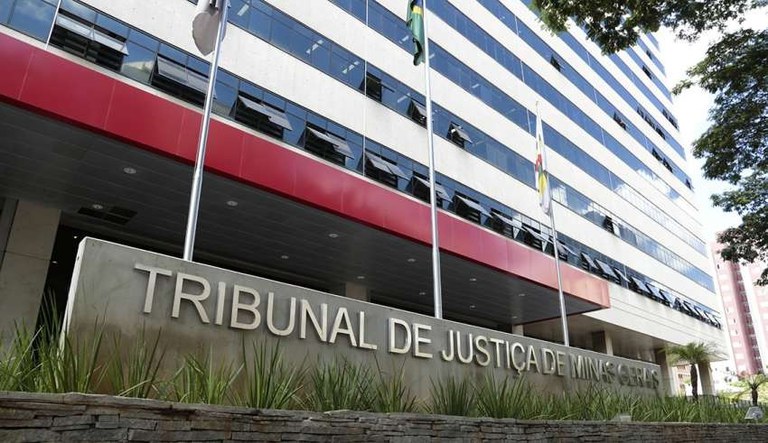 Judiciário aciona Interpol em caso envolvendo disputa por guarda de menor –  Donny Silva